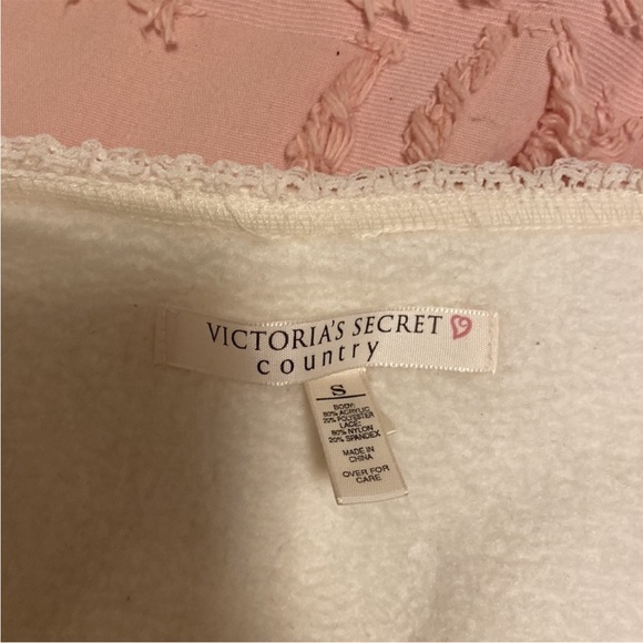 Victoria secrets sleep romper - Picture 2 of 4